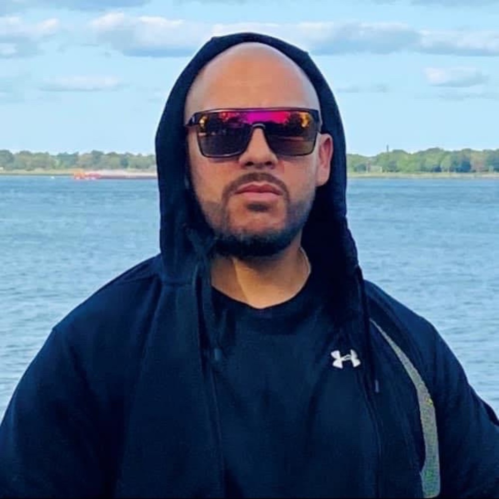 Meet your Posher, Andres